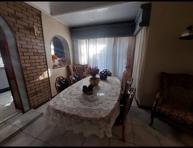 4 BEDROOM HOUSE FOR SALE IN MOHLAKENG
